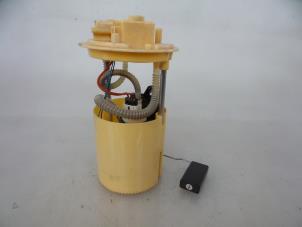 Gebruikte Tank element Pomp Opel Corsa D 1.3 CDTi 16V ecoFLEX Prijs € 30,00 Margeregeling aangeboden door Autobedrijf Broekhuis B.V.
