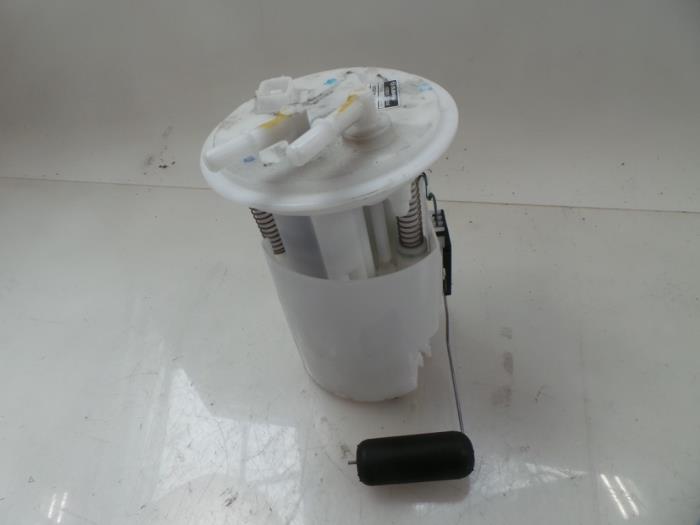 Gebruikte Tank element Pomp Subaru XV (GP) 2.0 AWD 16V Prijs € 75,00 Margeregeling aangeboden door Autobedrijf Broekhuis B.V.