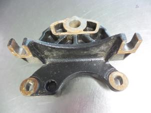 Gebruikte Motorsteun Fiat 500 Zagato Coupe 0.9 TwinAir Prijs € 15,00 Margeregeling aangeboden door Autobedrijf Broekhuis B.V.