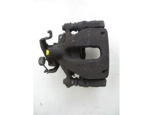 Gebruikte Remklauw (Tang) rechts-achter Ford Transit 2.2 TDCi 16V Prijs € 30,25 Inclusief btw aangeboden door Autobedrijf Broekhuis B.V.