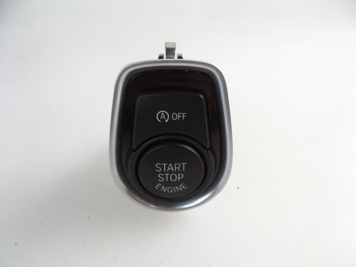 Inspuitcomputer van een BMW 4 serie Gran Coupe (F36) 420d 2.0 16V 2015