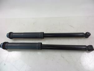 Gebruikte Schokbreker set Toyota Aygo (B40) 1.0 12V VVT-i Prijs € 50,00 Margeregeling aangeboden door Autobedrijf Broekhuis B.V.