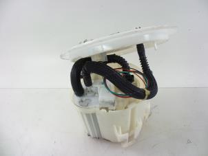 Gebruikte Tank element Pomp Opel Astra H (L48) 1.6 16V Twinport Prijs € 30,00 Margeregeling aangeboden door Autobedrijf Broekhuis B.V.