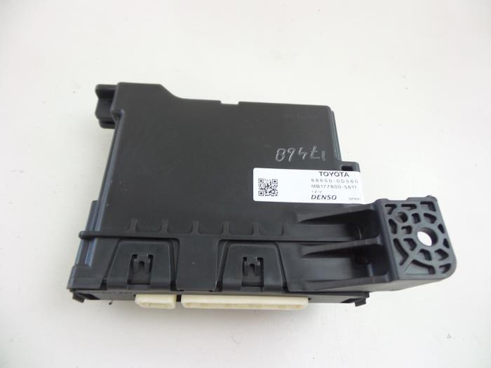 Gebruikte Module Koeling Toyota Yaris III (P13) 1.5 16V Hybrid Prijs € 40,00 Margeregeling aangeboden door Autobedrijf Broekhuis B.V.