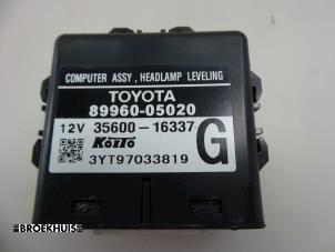 Gebruikte Verlichtings Module Toyota Avensis Wagon (T25/B1E) 2.4 16V VVT-i D4 Prijs € 25,00 Margeregeling aangeboden door Autobedrijf Broekhuis B.V.