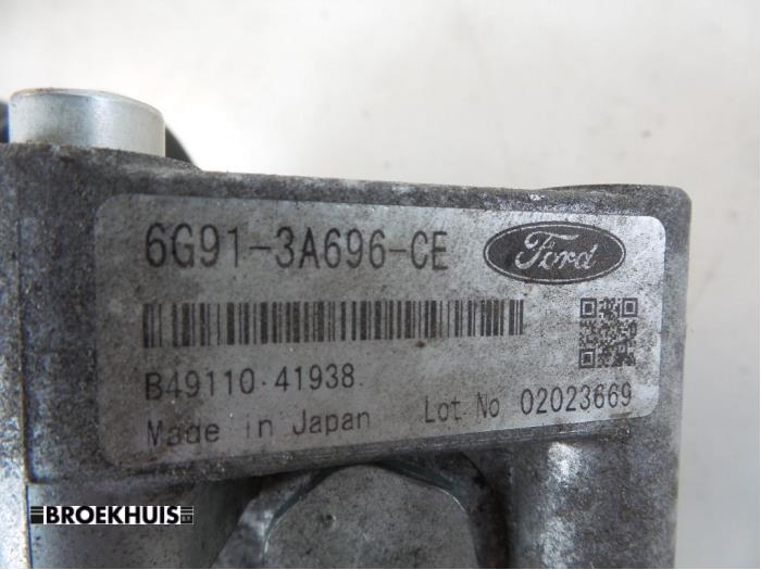 Stuurbekrachtiging Pomp van een Ford Mondeo IV 2.0 TDCi 140 16V 2010