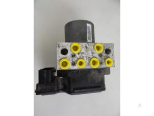 Gebruikte ABS Pomp Ford Mondeo IV 2.0 TDCi 140 16V Prijs € 50,00 Margeregeling aangeboden door Autobedrijf Broekhuis B.V.