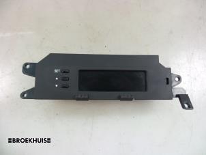 Gebruikte Display Interieur Hyundai i20 1.2i 16V Prijs € 35,00 Margeregeling aangeboden door Autobedrijf Broekhuis B.V.