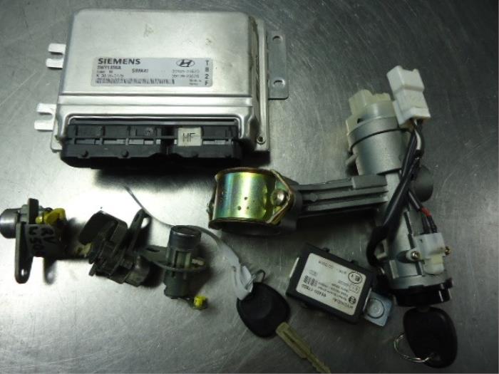 Gebruikte Inspuitcomputer Hyundai Matrix 1.8 16V Prijs € 25,00 Margeregeling aangeboden door Autobedrijf Broekhuis B.V.