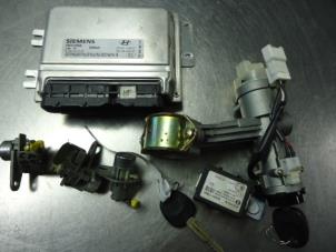 Gebruikte Inspuitcomputer Hyundai Matrix 1.8 16V Prijs € 25,00 Margeregeling aangeboden door Autobedrijf Broekhuis B.V.