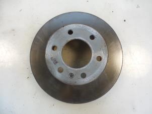 Gebruikte Remschijf voor Mercedes Sprinter 5t (906.15/906.25) 519 CDI, BlueTEC V6 24V Prijs € 30,25 Inclusief btw aangeboden door Autobedrijf Broekhuis B.V.