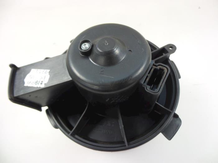 Heating and ventilation fan motor Peugeot 206 PLUS