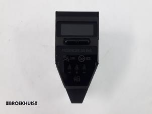 Gebruikte Uurwerk Toyota Auris Touring Sports (E18) 1.8 16V Hybrid Prijs € 25,00 Margeregeling aangeboden door Autobedrijf Broekhuis B.V.