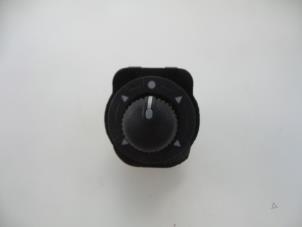 Gebruikte Spiegel Schakelaar Peugeot Boxer (U9) 2.2 HDi 130 Euro 5 Prijs € 18,15 Inclusief btw aangeboden door Autobedrijf Broekhuis B.V.