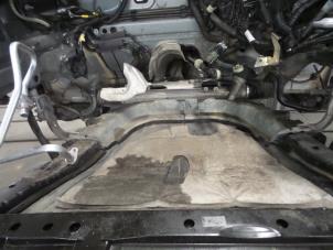 Gebruikte Subframe Renault Clio IV Estate/Grandtour (7R) 1.5 Energy dCi 90 FAP Prijs € 60,00 Margeregeling aangeboden door Autobedrijf Broekhuis B.V.