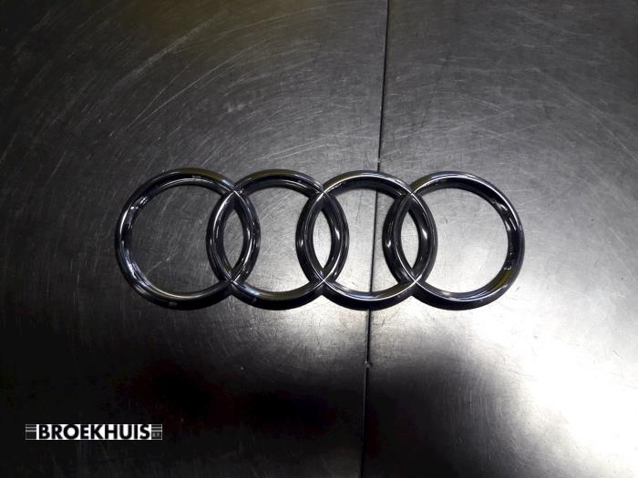 Emblem Audi Q3