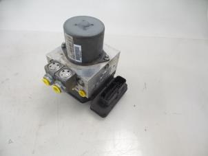 Gebruikte ABS Pomp Mercedes ML III (166) 3.0 ML-350 BlueTEC V6 24V 4-Matic Prijs € 250,00 Margeregeling aangeboden door Autobedrijf Broekhuis B.V.