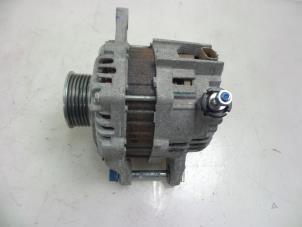 Gebruikte Dynamo Mitsubishi Space Star (A0) 1.0 12V Prijs € 40,00 Margeregeling aangeboden door Autobedrijf Broekhuis B.V.