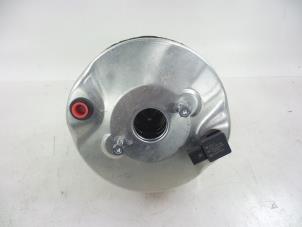 Gebruikte Rembekrachtiger Mercedes C (W205) C-350 e 2.0 16V Prijs € 100,00 Margeregeling aangeboden door Autobedrijf Broekhuis B.V.