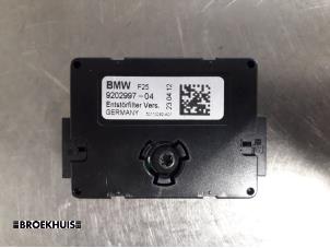 Gebruikte Antenne Versterker BMW X3 (F25) xDrive20d 16V Prijs € 15,00 Margeregeling aangeboden door Autobedrijf Broekhuis B.V.