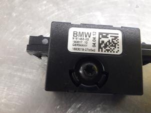 Gebruikte Antenne Versterker BMW X3 (F25) xDrive20d 16V Prijs € 15,00 Margeregeling aangeboden door Autobedrijf Broekhuis B.V.