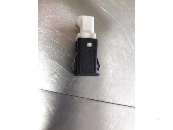 AUX/USB aansluiting van een BMW X3 (F25) xDrive20d 16V 2012