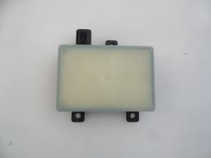 Gebruikte Radar sensor Landrover Range Rover IV (LG) 4.4 SDV8 32V Prijs € 175,00 Margeregeling aangeboden door Autobedrijf Broekhuis B.V.