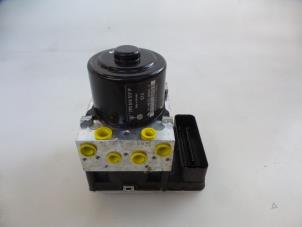 Gebruikte ABS Pomp Volkswagen Touareg (7PA/PH) 3.0 TDI V6 24V BlueMotion Technology DPF Prijs € 200,00 Margeregeling aangeboden door Autobedrijf Broekhuis B.V.