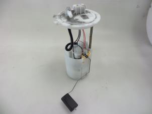 Gebruikte Tank element Pomp Renault Kadjar (RFEH) 1.2 Energy TCE 130 Prijs € 45,00 Margeregeling aangeboden door Autobedrijf Broekhuis B.V.