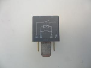 Gebruikte Relais Mercedes C Estate (S205) C-220 CDI BlueTEC, C-220 d 2.2 16V Prijs € 5,00 Margeregeling aangeboden door Autobedrijf Broekhuis B.V.