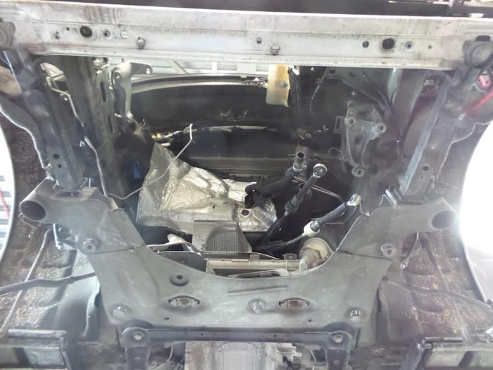 Gebruikte Subframe Renault Grand Scénic III (JZ) 1.6 16V Prijs € 100,00 Margeregeling aangeboden door Autobedrijf Broekhuis B.V.