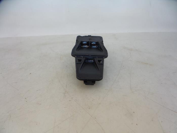 Gebruikte Sensor Remassistent Volvo XC60 I (DZ) 2.0 T5 16V Prijs € 25,00 Margeregeling aangeboden door Autobedrijf Broekhuis B.V.