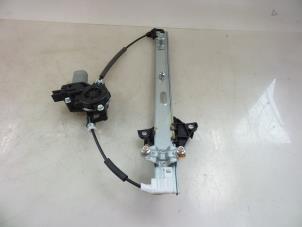 Gebruikte Ruitmechaniek 4Deurs rechts-voor Mazda CX-3 (DJ/DK) 2.0 SkyActiv-G 120 Prijs € 100,00 Margeregeling aangeboden door Autobedrijf Broekhuis B.V.