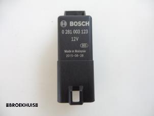 Gebruikte Relais Landrover Discovery Sport (LC) 2.0 TD4 180 16V Prijs € 35,00 Margeregeling aangeboden door Autobedrijf Broekhuis B.V.