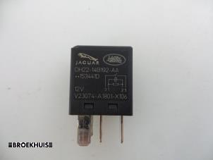 Gebruikte Relais Landrover Discovery Sport (LC) 2.0 TD4 180 16V Prijs € 10,00 Margeregeling aangeboden door Autobedrijf Broekhuis B.V.