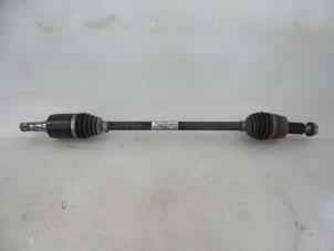 Gebruikte Aandrijfas links-achter Landrover Discovery Sport (LC) 2.0 TD4 180 16V Prijs € 250,00 Margeregeling aangeboden door Autobedrijf Broekhuis B.V.