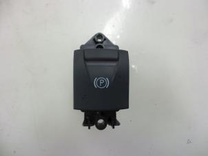 Gebruikte Handrem schakelaar Renault Scénic III (JZ) 1.4 16V TCe 130 Prijs € 20,00 Margeregeling aangeboden door Autobedrijf Broekhuis B.V.