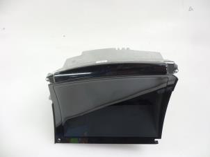 Gebruikte Head-up display Mercedes C (W205) C-350 e 2.0 16V Prijs € 250,00 Margeregeling aangeboden door Autobedrijf Broekhuis B.V.