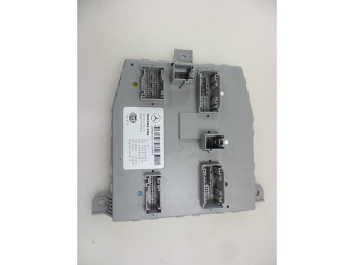Gebruikte Module (diversen) Mercedes C (W205) C-350 e 2.0 16V Prijs € 75,00 Margeregeling aangeboden door Autobedrijf Broekhuis B.V.