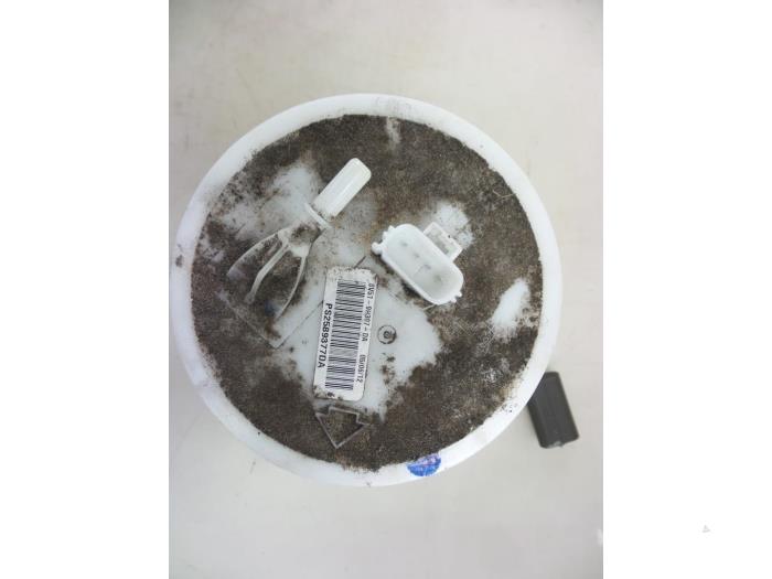 Gebruikte Tank element Pomp Ford Fiesta 6 (JA8) 1.6 16V Ti Prijs € 35,00 Margeregeling aangeboden door Autobedrijf Broekhuis B.V.
