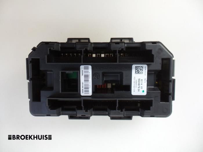 Zekeringkast van een BMW 1 serie (F20) 118d 2.0 16V 2013