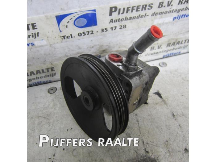 Gebruikte Stuurpomp Nissan Almera (N16) 1.5 16V Prijs € 50,00 Margeregeling aangeboden door Pijffers B.V. Raalte