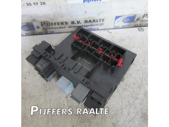 Gebruikte Boordcomputer Skoda Octavia Combi (1Z5) 1.9 TDI Prijs € 75,00 Margeregeling aangeboden door Pijffers B.V. Raalte