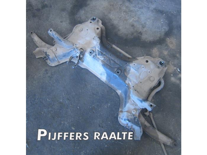 Gebruikte Subframe Peugeot Partner (GC/GF/GG/GJ/GK) 1.6 HDI 90 Prijs € 175,00 Margeregeling aangeboden door Pijffers B.V. Raalte