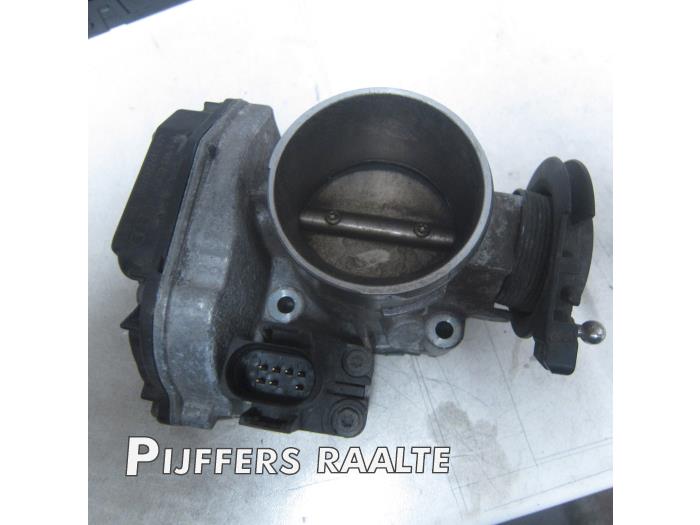 Gebruikte Gasklephuis Volkswagen Passat Variant (3B5) 1.8 T 20V Prijs € 50,00 Margeregeling aangeboden door Pijffers B.V. Raalte