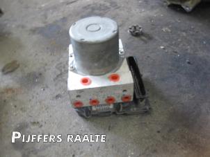 Gebruikte ABS Pomp Ford Transit 2.2 TDCi 16V Prijs € 49,00 Margeregeling aangeboden door Pijffers B.V. Raalte
