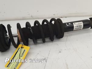 Gebruikte Schokdemperpoot links-achter BMW X3 (F25) xDrive 20i 2.0 16V Twin Power Turbo Prijs € 60,00 Margeregeling aangeboden door Pijffers B.V. Raalte