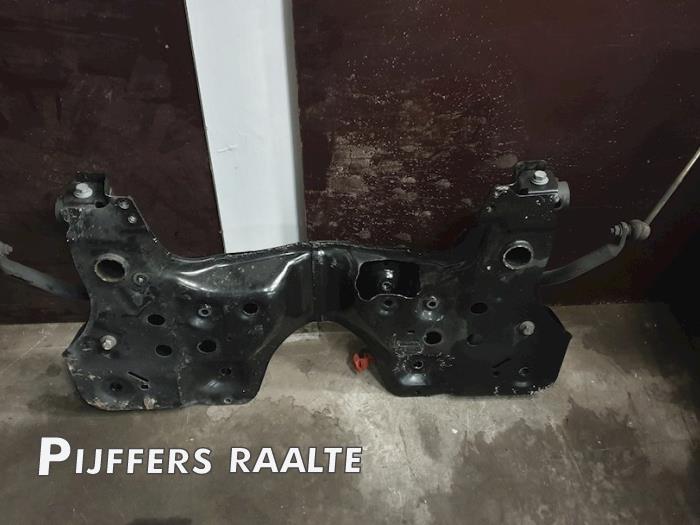 Subframe van een Opel Combo 1.6 CDTI 16V 2018