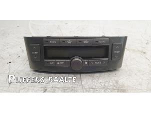 Gebruikte Kachel Bedieningspaneel Toyota Avensis Wagon (T25/B1E) 2.0 16V D-4D-F Prijs € 60,00 Margeregeling aangeboden door Pijffers B.V. Raalte