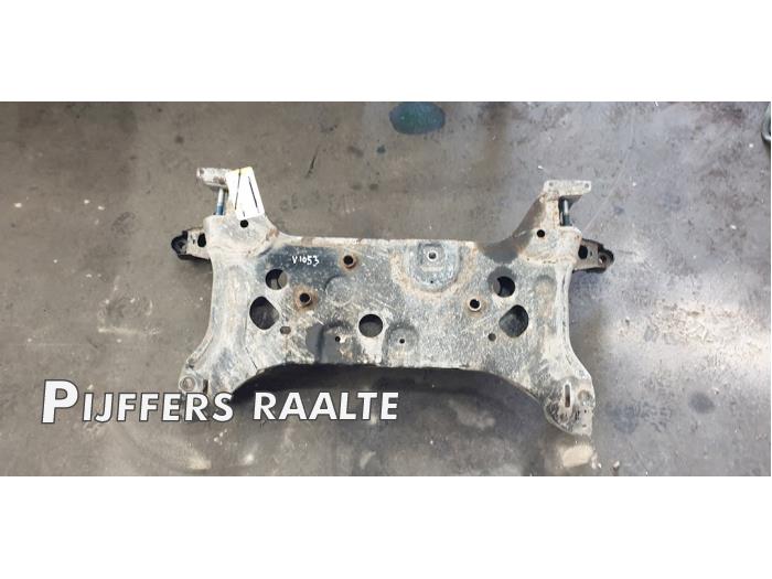 Gebruikte Subframe Ford Transit Custom 2.2 TDCi 16V FWD Prijs € 150,00 Margeregeling aangeboden door Pijffers B.V. Raalte